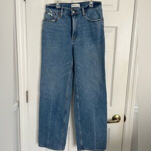 Abercrombie and fitch “the 90’s relaxed jean” High Rise